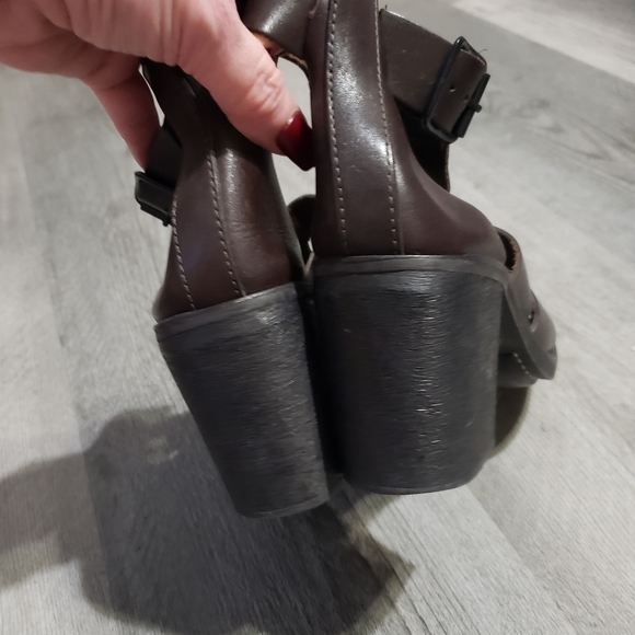 MIA brown leather open toe block heel sandals - Picture 7 of 16